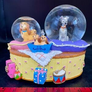 Disney Lady and The Tramp & Pups Double Snow Globe Music Box Fur Elise Enesco